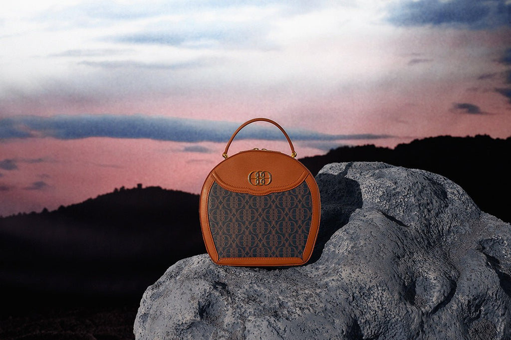 La Luna Monogram: The Autumn/Winter 2022 Collection - BONIA